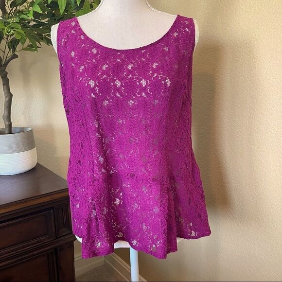 CAbi style 131 Sleeveless Lace Top Purple Peplum Blouse Medium Tank - Picture 2 of 2